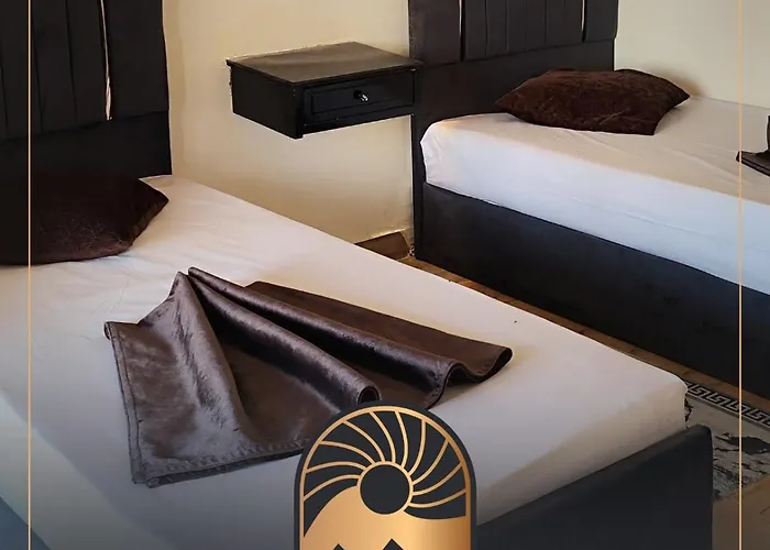 Pyramids Lodge